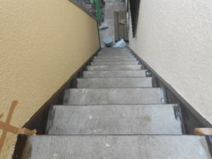 小平市 H邸階段シート貼り完了
